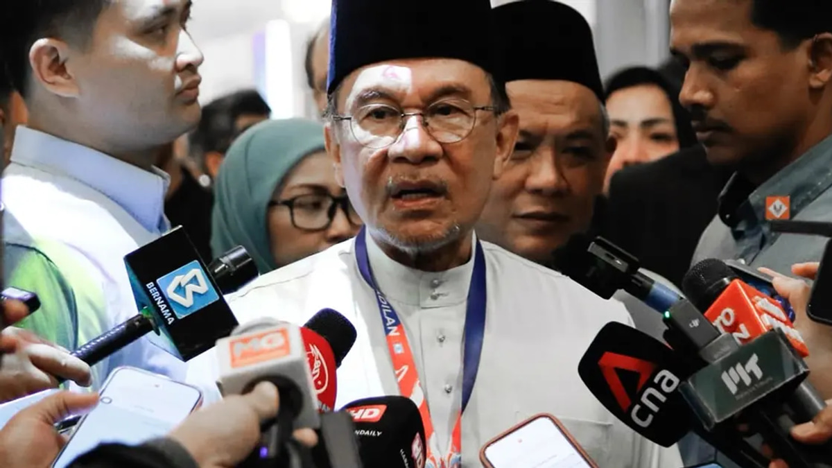 Anwar Dismisses Trust Concerns With Zahid, Attributes Remarks to KJ's Personal Stance